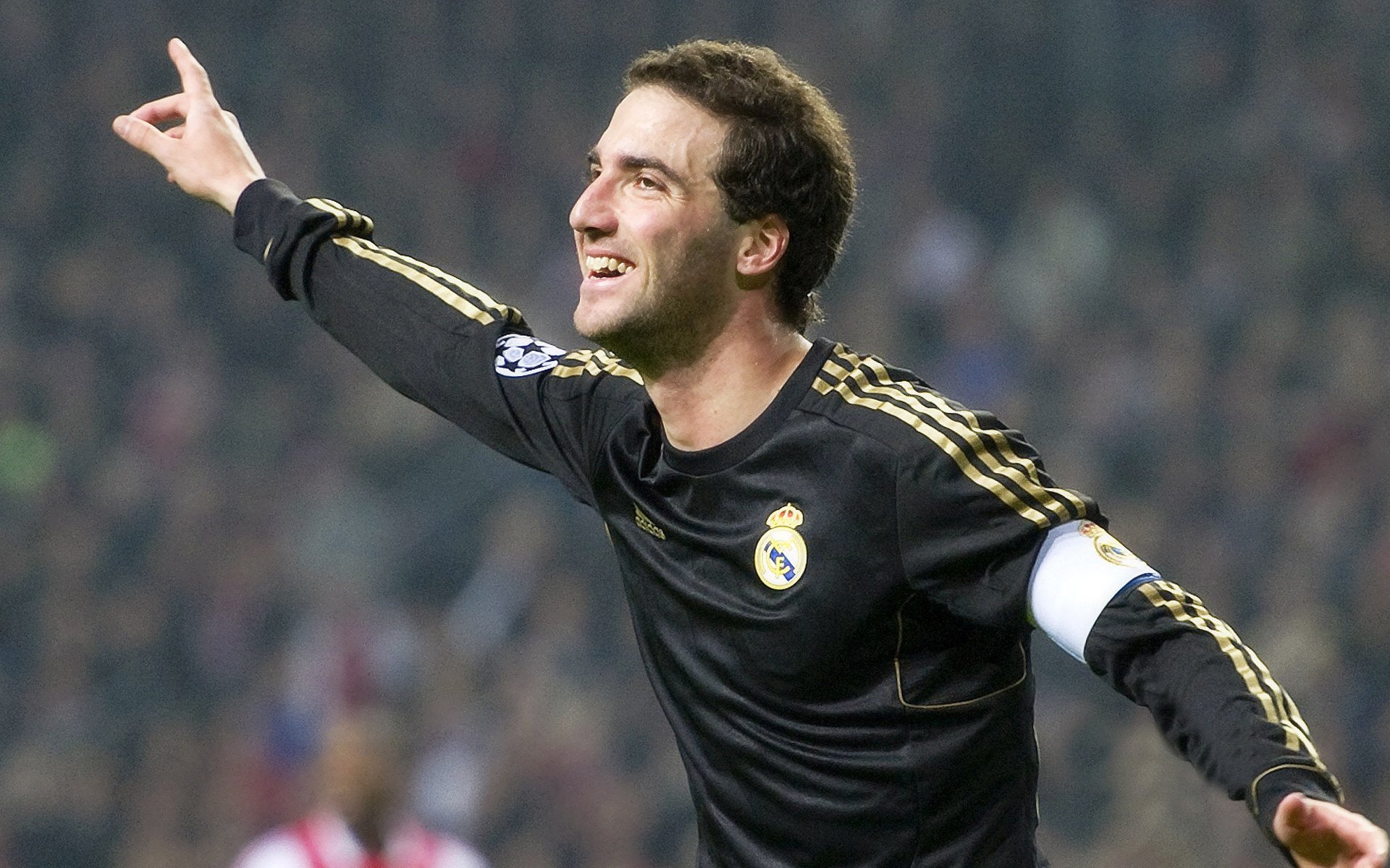 爱游戏大厅-西甲德比硝烟未散，德甲惊雷已炸响，多特蒙德如何撕碎拜仁霸权剧本？