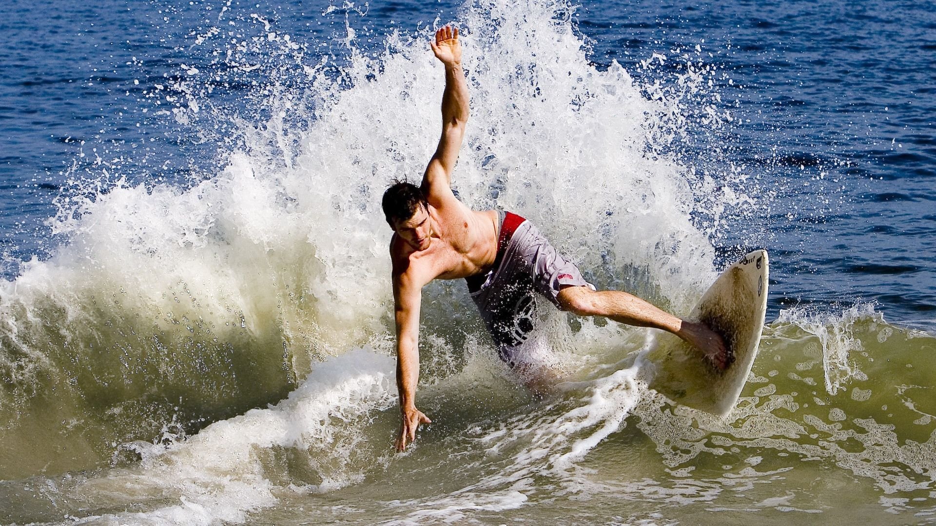 独行侠翻盘与格林接管，当东方坚韧遇上西方孤勇